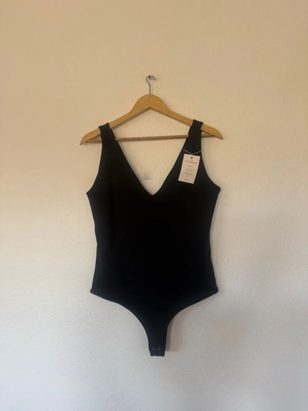 ReoRia Black V-Neck Tank Bodysuit